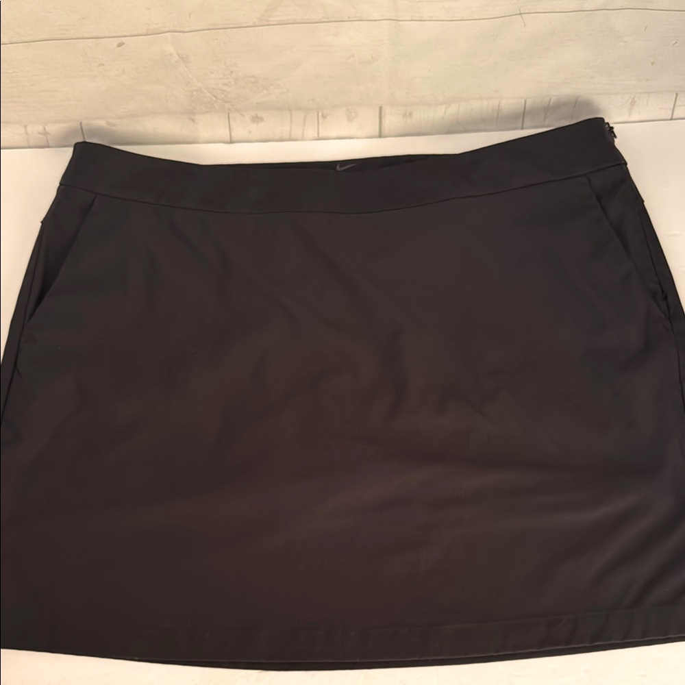 Nike Size 14 Dry-Fit Black A-Line Skort For Golf or Tennis Athletics